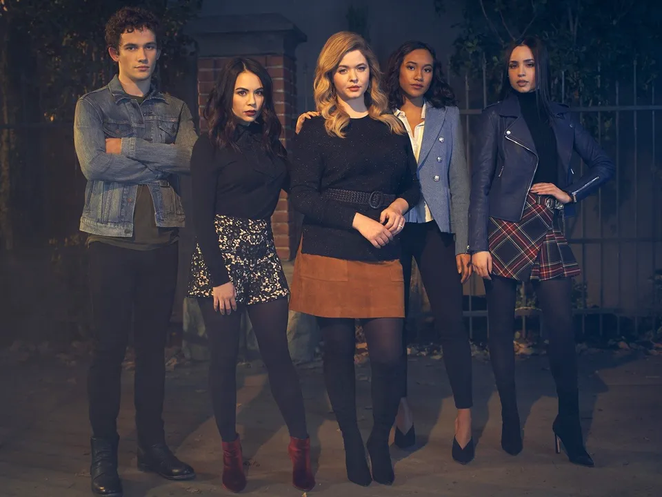 Pretty Little Liars: The Perfectionists