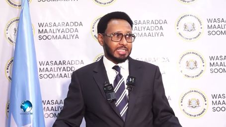 Ganacsatada ayaa u leexinaya in lacagta lagu tuuro Numberada caadiga ah Wasiirka Maaliyada
