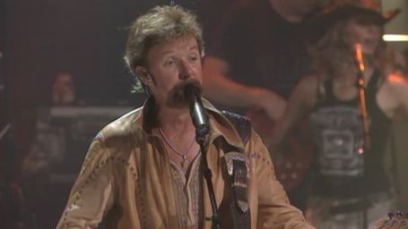 Station based on Brooks & Dunn - Boot Scootin' Boogie (Live at Cain's Ballroom)