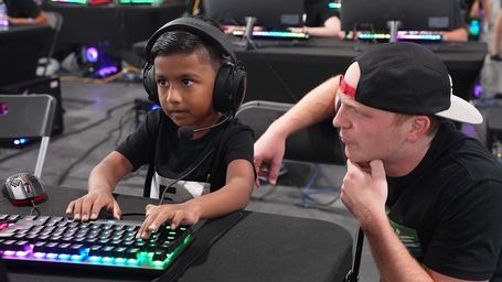 Unspeakable: Ages 150 Fight to Beat Minecraft (S16 E04)