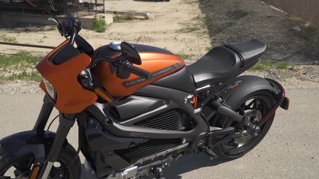 2020 Harley-Davidson LiveWire vs. Zero Motorcycles SR/F Premium
