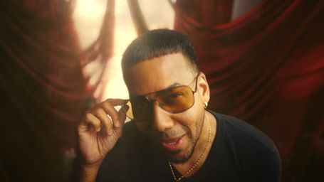 Station based on Romeo Santos & Prince Royce - Ay! San Miguel