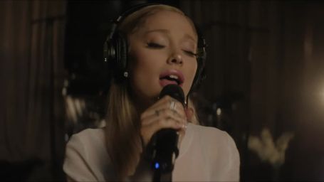 Station based on Ariana Grande - Tattooed Heart (Live from London)