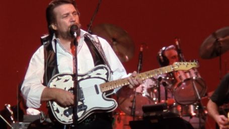 Station based on The Highwaymen - Are You Sure Hank Done It This Way (American Outlaws: Live at Nassau Coliseum, 1990)