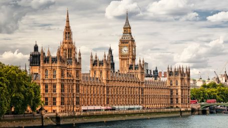 Should Presidents or Parliaments Lead?