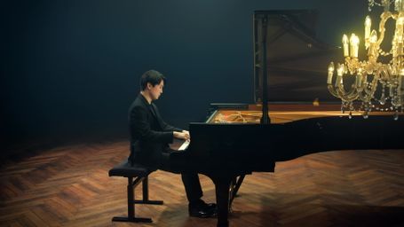 Station based on Frédéric Chopin, Seong-Jin Cho - Nocturnes, Op. 9: No. 2 in E Flat Major. Andante