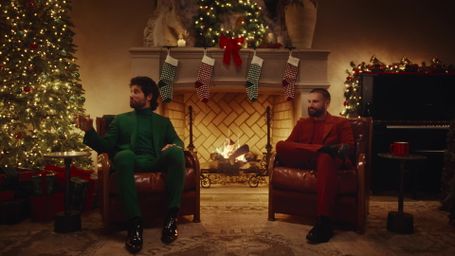 Station based on Dan + Shay - Rockin' Around The Christmas Tree (Visualizer Video)