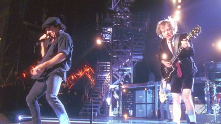 Station based on AC/DC - Thunderstruck [Live]