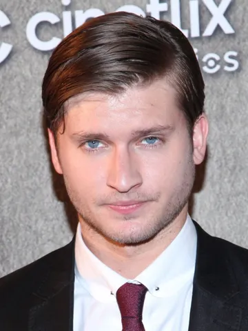 Dickensian Cast: Photo of Tom Weston-Jones