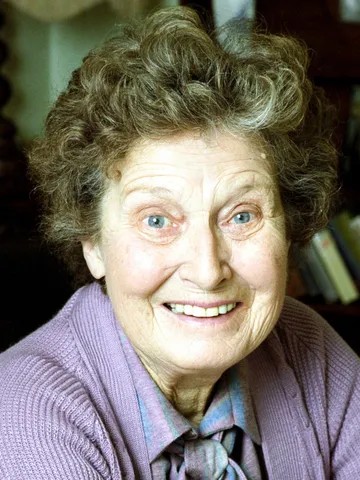 Peak Practice Cast: Photo of Margery Mason