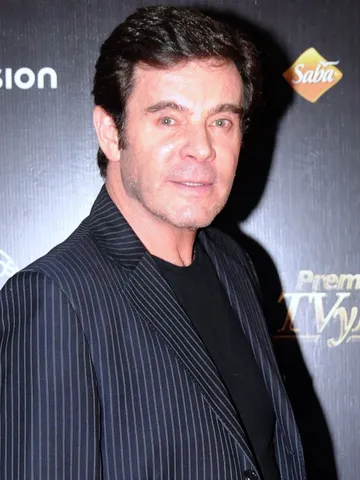 Rosa salvaje Cast: Photo of Guillermo Capetillo
