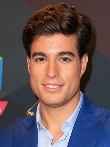 Quererlo todo Cast: Photo of Danilo Carrera