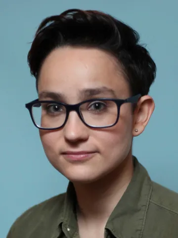 Deputy Cast: Photo of Bex Taylor-Klaus