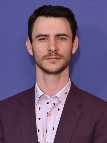 Manhattan Cast: Photo of Harry Lloyd
