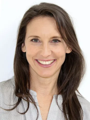 Suburbia - Women on the Edge Cast: Photo of Maria Köstlinger