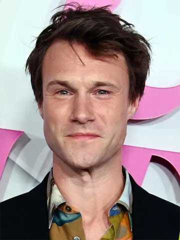 W1A Cast: Photo of Hugh Skinner