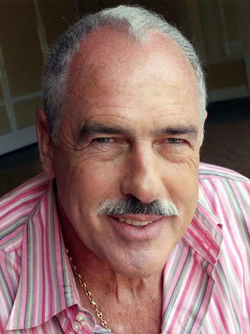 El privilegio de amar Cast: Photo of Andrés García